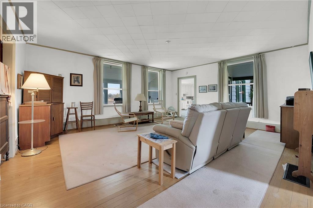 521 Baptist Church Road, Brantford, ON - Indoor Photo Showing Living Room