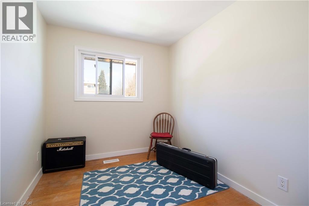 187 Clover Place, Kitchener, ON - Indoor Photo Showing Bedroom