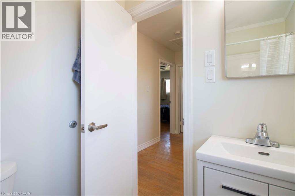 187 Clover Place, Kitchener, ON - Indoor Photo Showing Bathroom