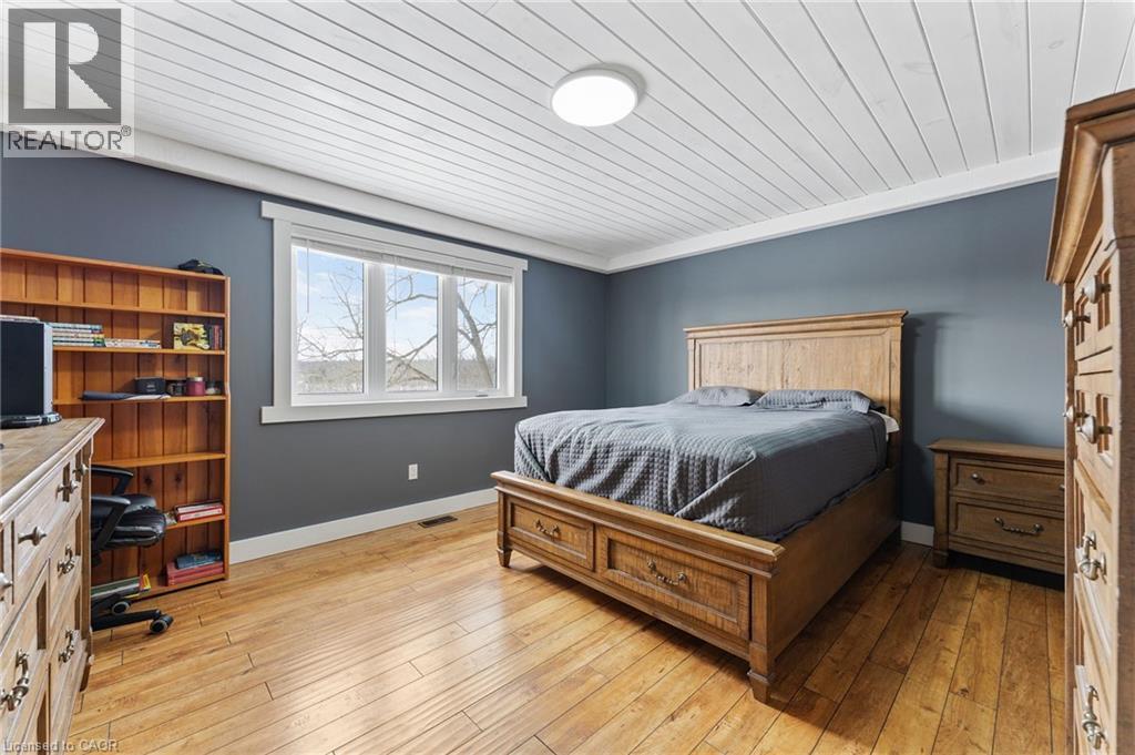 2210 Highway 54, Caledonia, ON - Indoor Photo Showing Bedroom