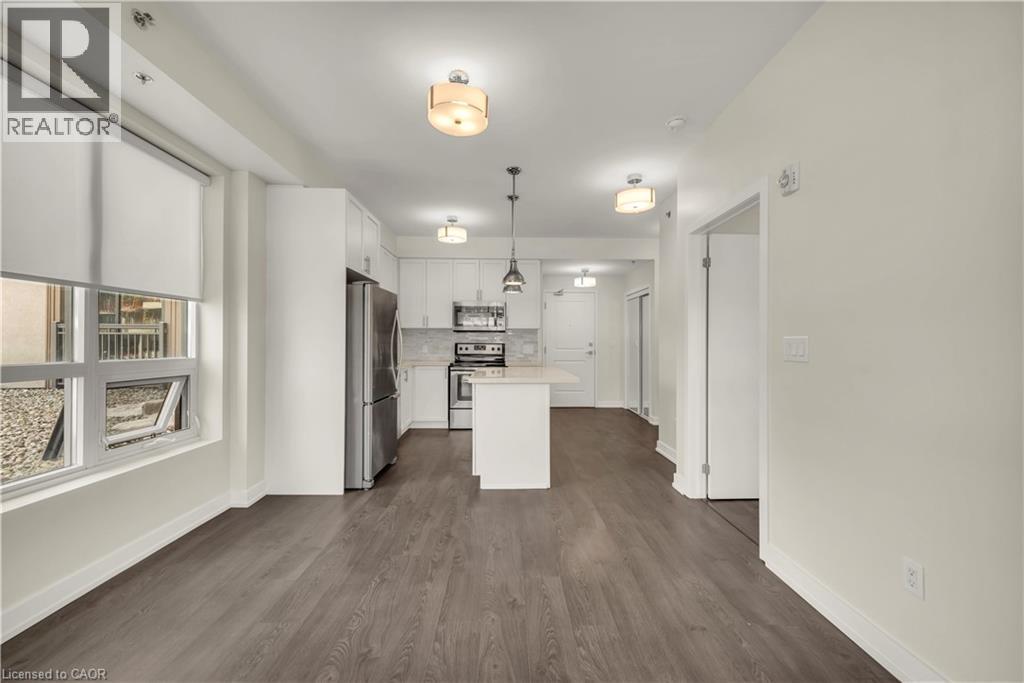 2486 Old Bronte Road Unit# 520, Oakville, ON - Indoor Photo Showing Kitchen With Upgraded Kitchen