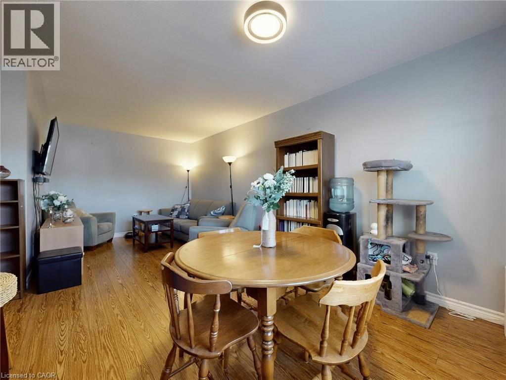 597 Speyer Circle, Milton, ON - Indoor Photo Showing Dining Room