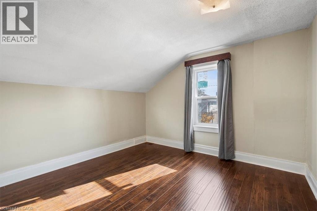 136 Wellington Street N, Kitchener, ON - Indoor Photo Showing Other Room