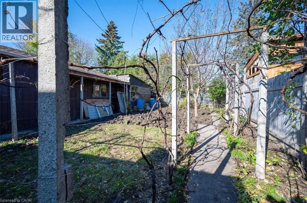 136 Wellington Street N, Kitchener, ON - Outdoor