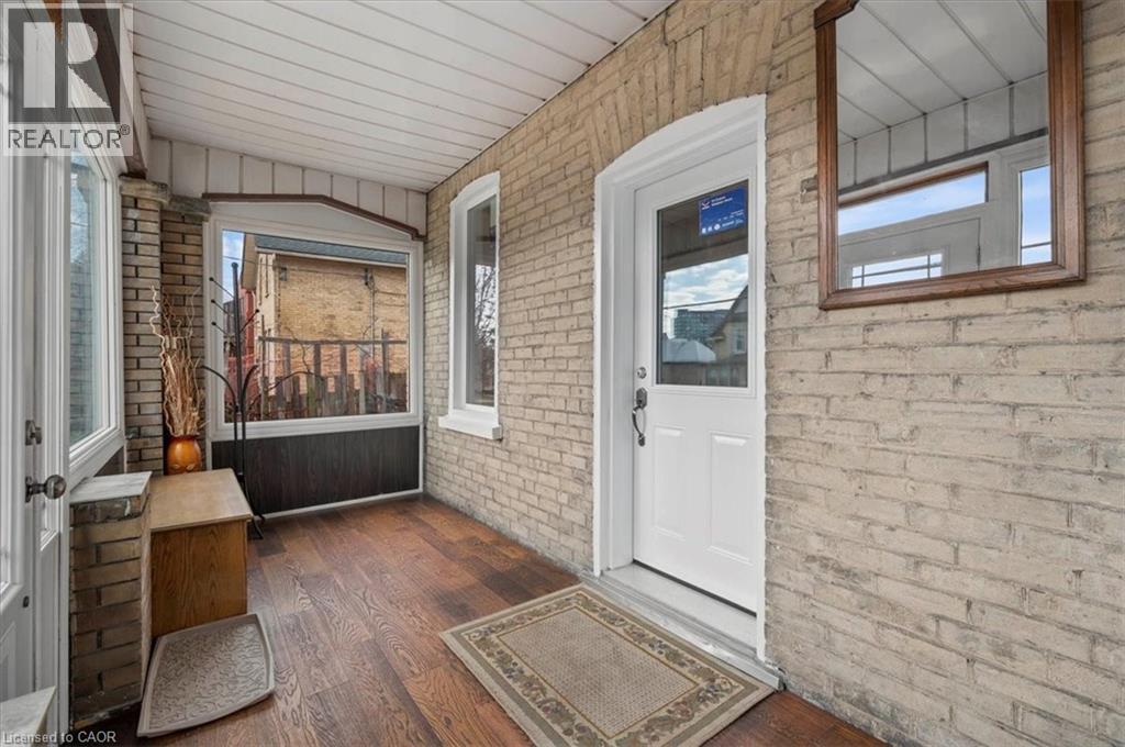 136 Wellington Street N, Kitchener, ON - Outdoor With Exterior