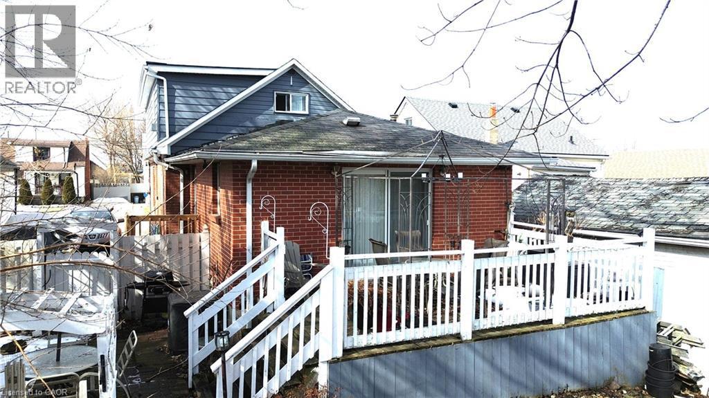 143 Walter Avenue S, Hamilton, ON - Outdoor With Deck Patio Veranda