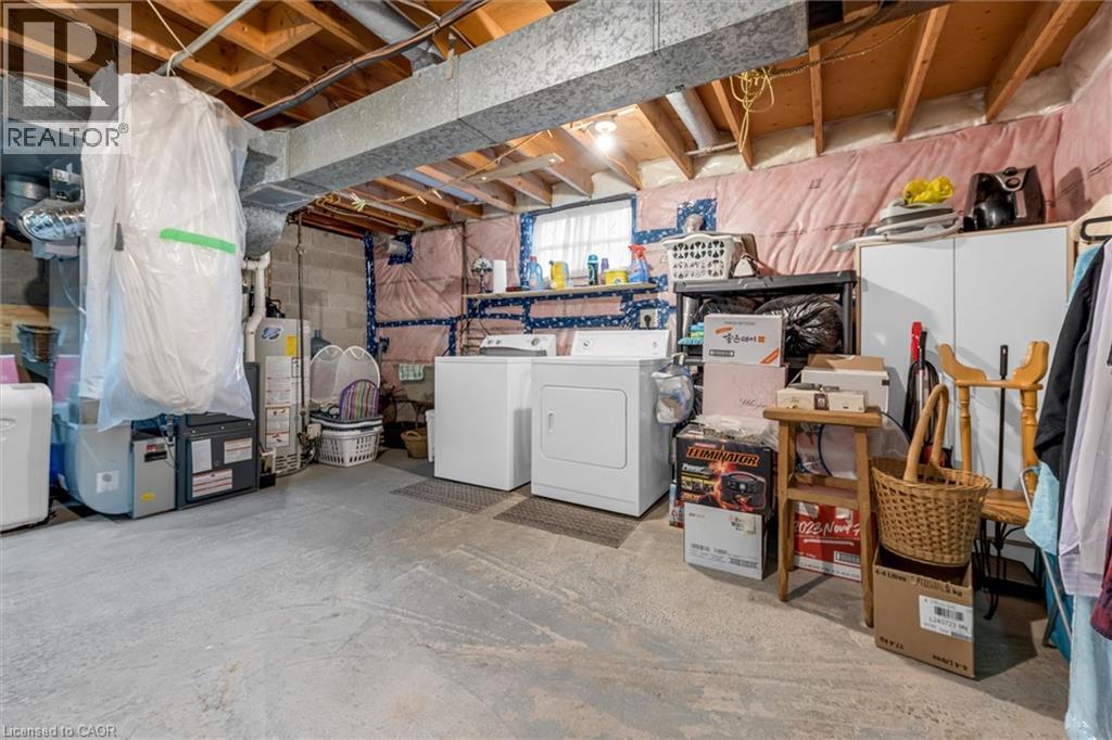143 Walter Avenue S, Hamilton, ON - Indoor Photo Showing Laundry Room