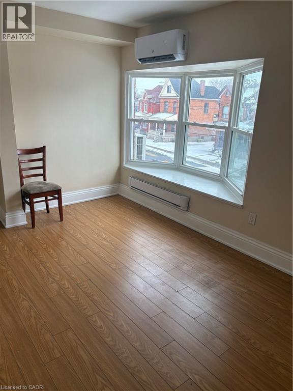 95 Sanford Avenue N, Hamilton, ON - Indoor Photo Showing Other Room