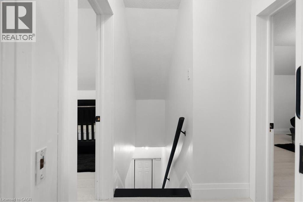 39 Division Street, Hamilton, ON - Indoor Photo Showing Other Room