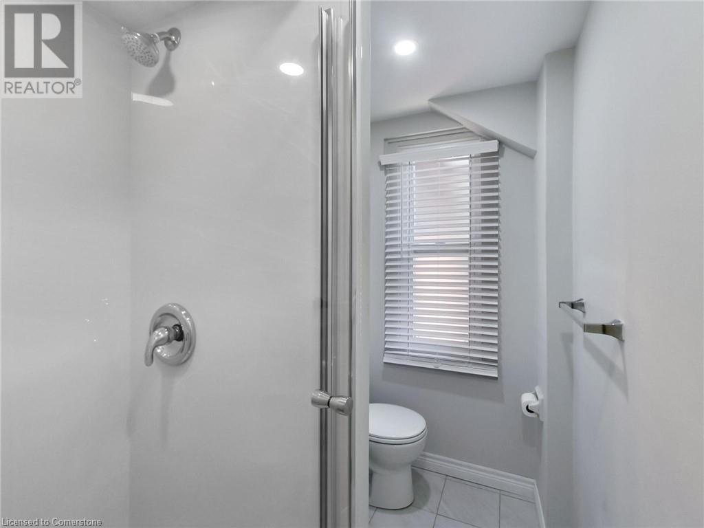 51 Augusta Street, Hamilton, ON - Indoor Photo Showing Bathroom