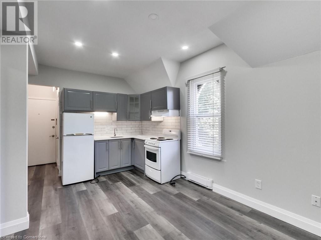 51 Augusta Street, Hamilton, ON - Indoor Photo Showing Kitchen