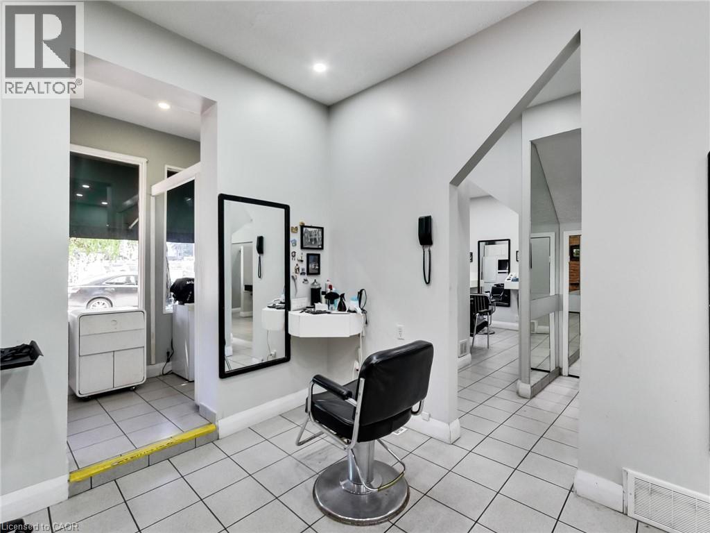 51 Augusta Street, Hamilton, ON - Indoor Photo Showing Other Room