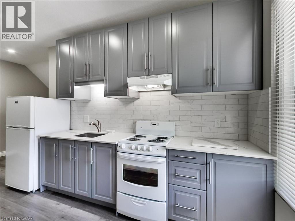51 Augusta Street, Hamilton, ON - Indoor Photo Showing Kitchen