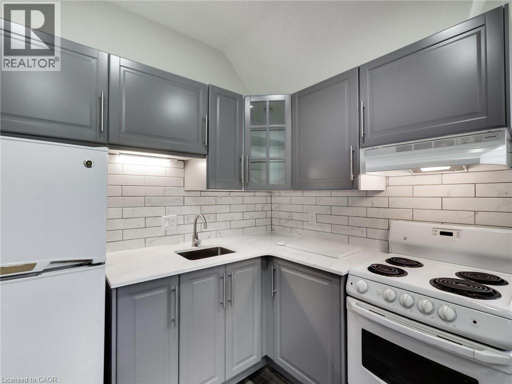 51 Augusta Street, Hamilton, ON - Indoor Photo Showing Kitchen