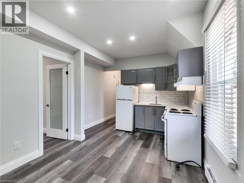 51 Augusta Street, Hamilton, ON - Indoor Photo Showing Kitchen