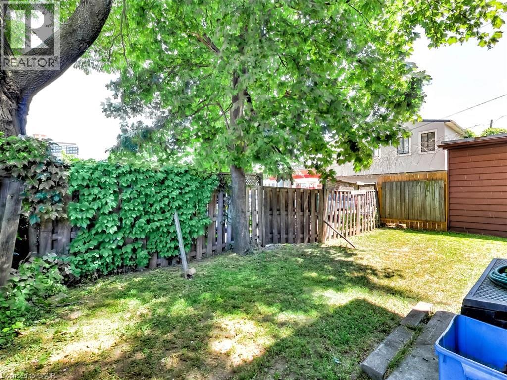 51 Augusta Street, Hamilton, ON - Outdoor