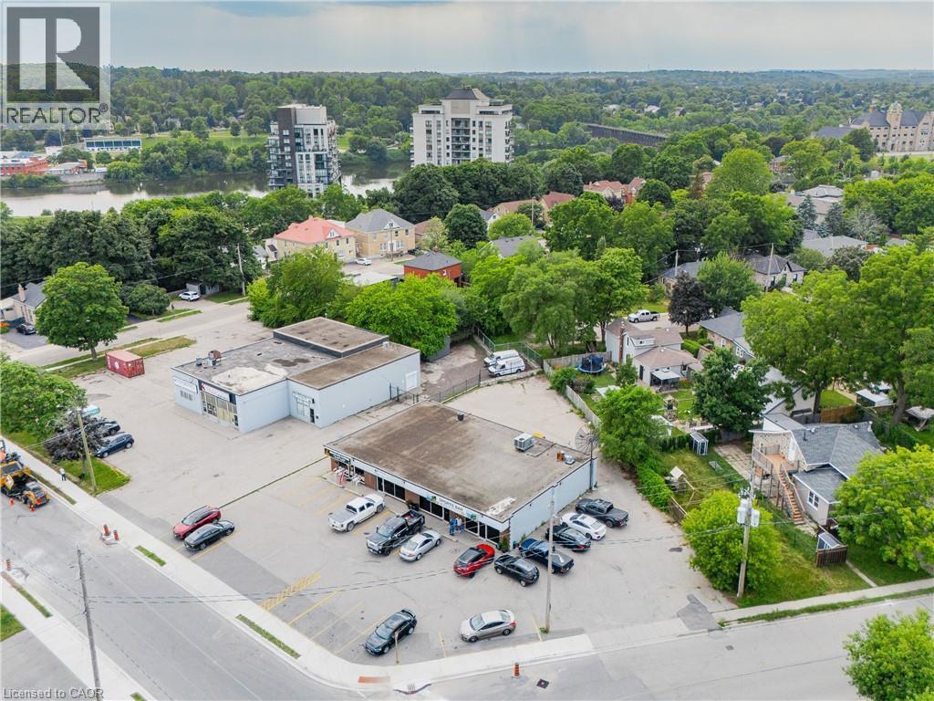 8 Oxford Street, Cambridge, ON