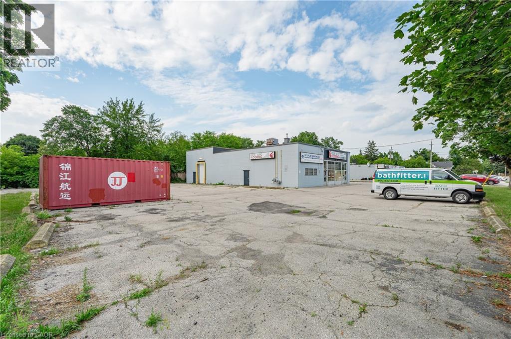 8 Oxford Street, Cambridge, ON