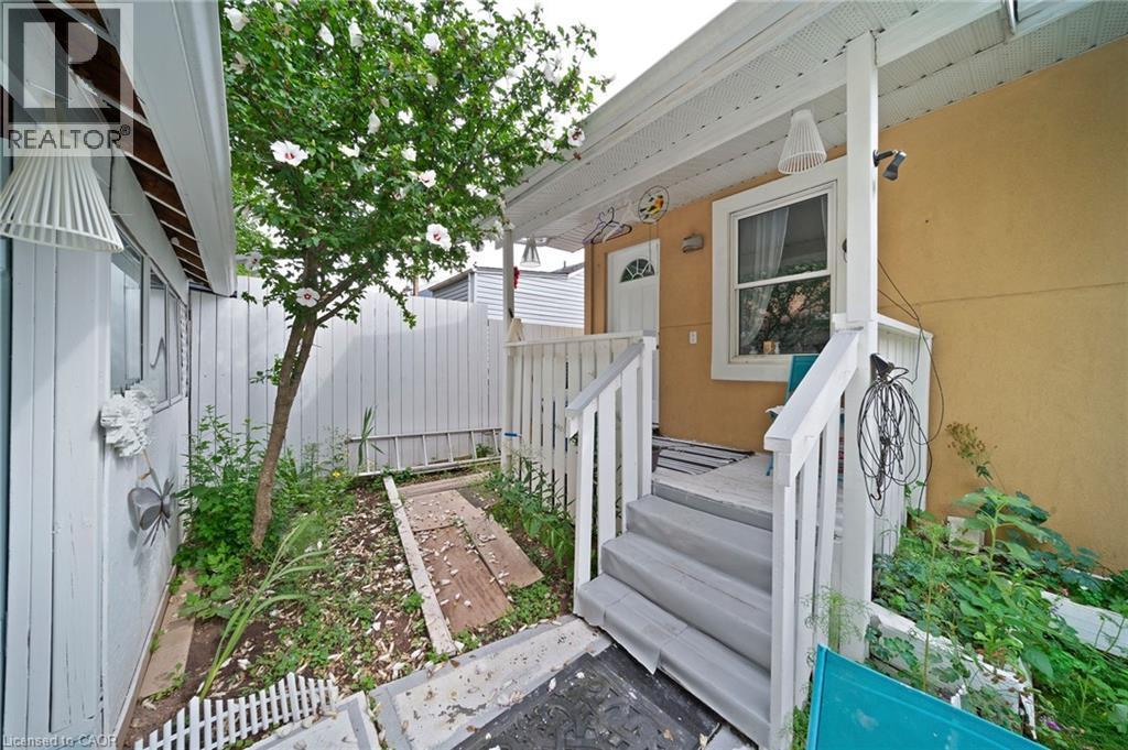 15 Dalhousie Avenue, Hamilton, ON - Outdoor With Exterior