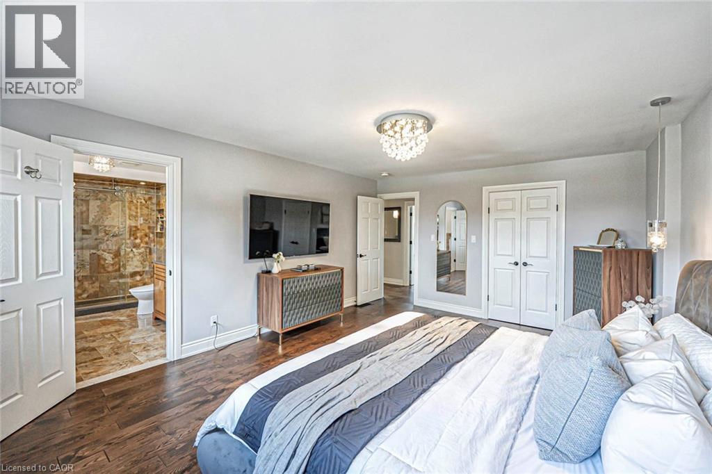 2344 Kenbarb Road, Mississauga, ON - Indoor Photo Showing Bedroom