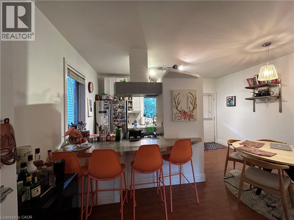 207 Charlton Avenue W Unit# Main, Hamilton, ON - Indoor Photo Showing Dining Room