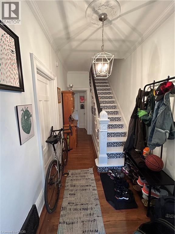 207 Charlton Avenue W Unit# Main, Hamilton, ON - Indoor Photo Showing Other Room