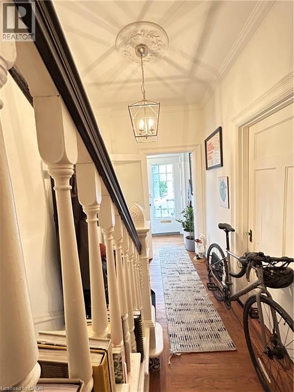 207 Charlton Avenue W Unit# Main, Hamilton, ON - Indoor Photo Showing Other Room