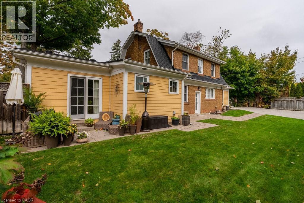 2080 Caroline Street Unit# C, Burlington, ON - Outdoor