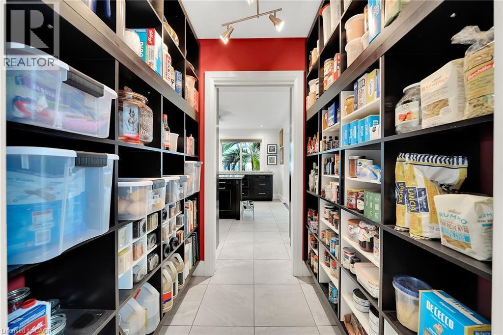 View of storage - 404 Mountain Brow Boulevard E, Hamilton, ON - Indoor