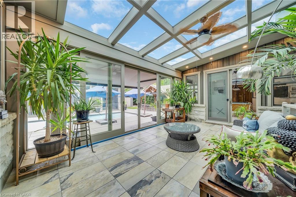 Sunroom with a skylight - 404 Mountain Brow Boulevard E, Hamilton, ON -