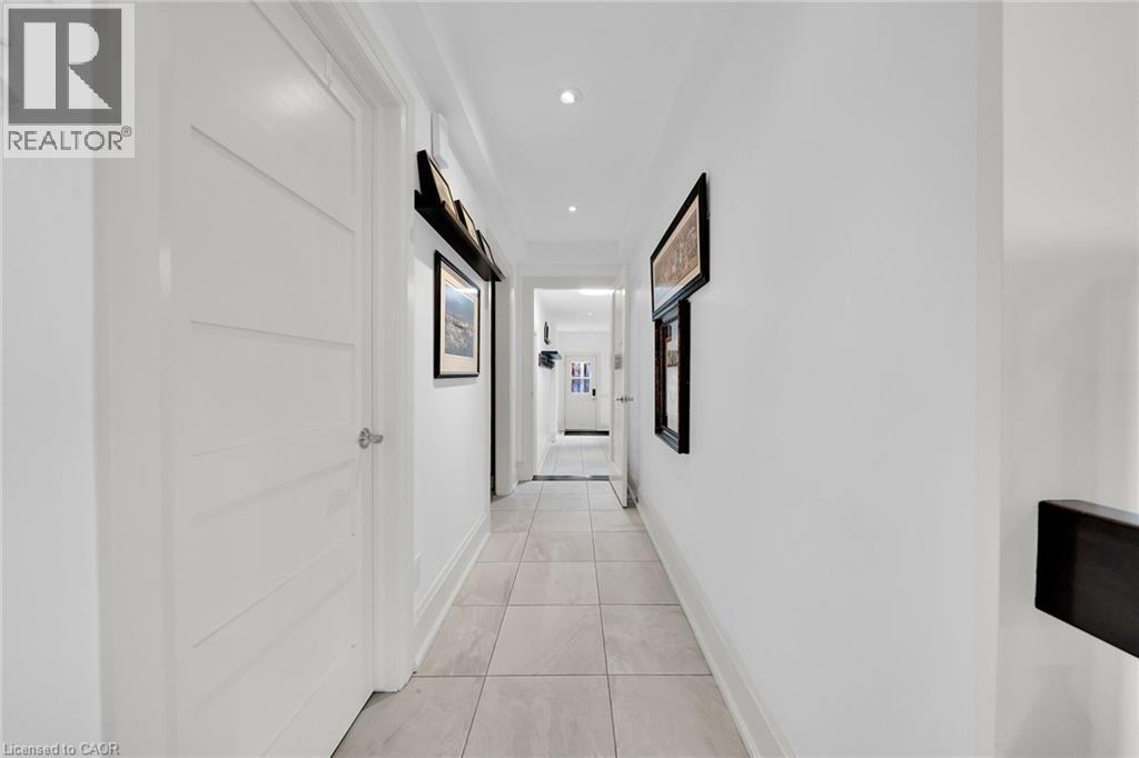 Hallway featuring light tile patterned floors and recessed lighting - 404 Mountain Brow Boulevard E, Hamilton, ON - Indoor Photo Showing Other Room
