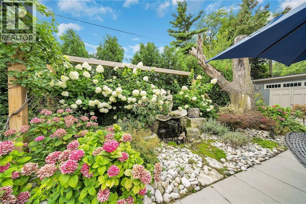 View of yard - 404 Mountain Brow Boulevard E, Hamilton, ON - Outdoor