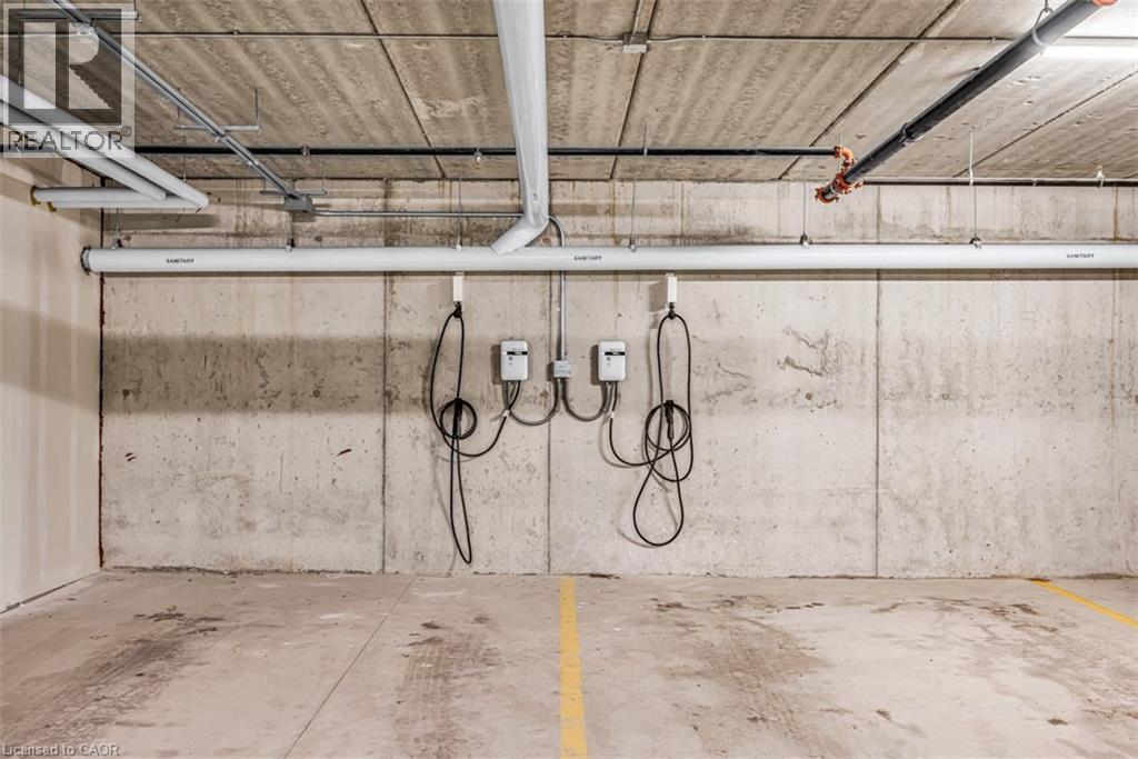 7549A Kalar Road Unit# 301, Niagara Falls, ON - Indoor Photo Showing Garage