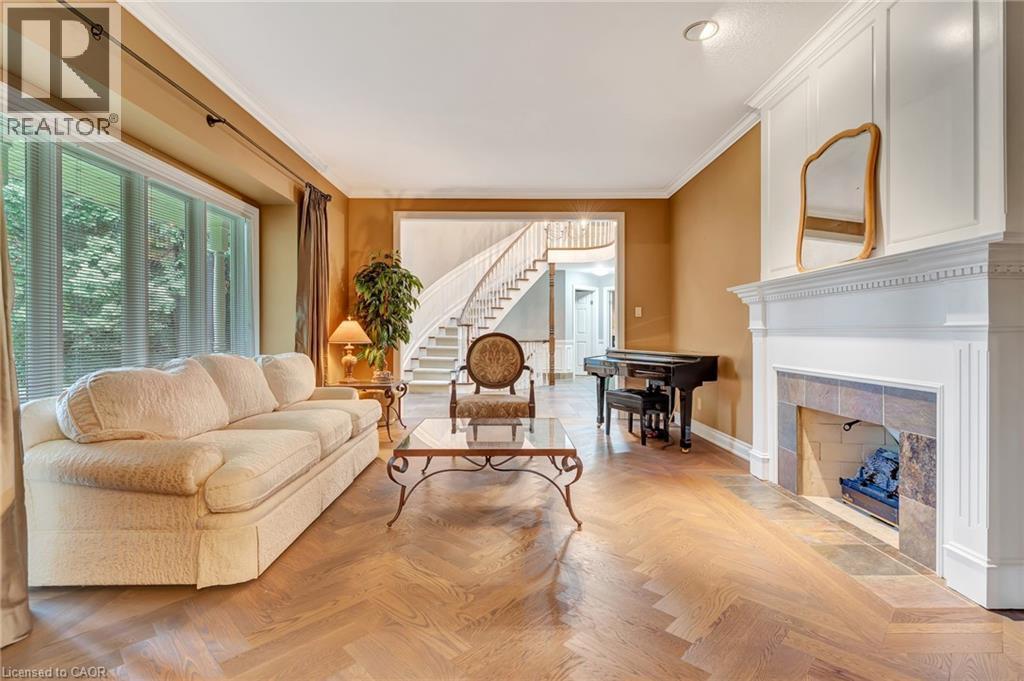 22 Deerpath Court, Cambridge, ON - Indoor Photo Showing Living Room With Fireplace
