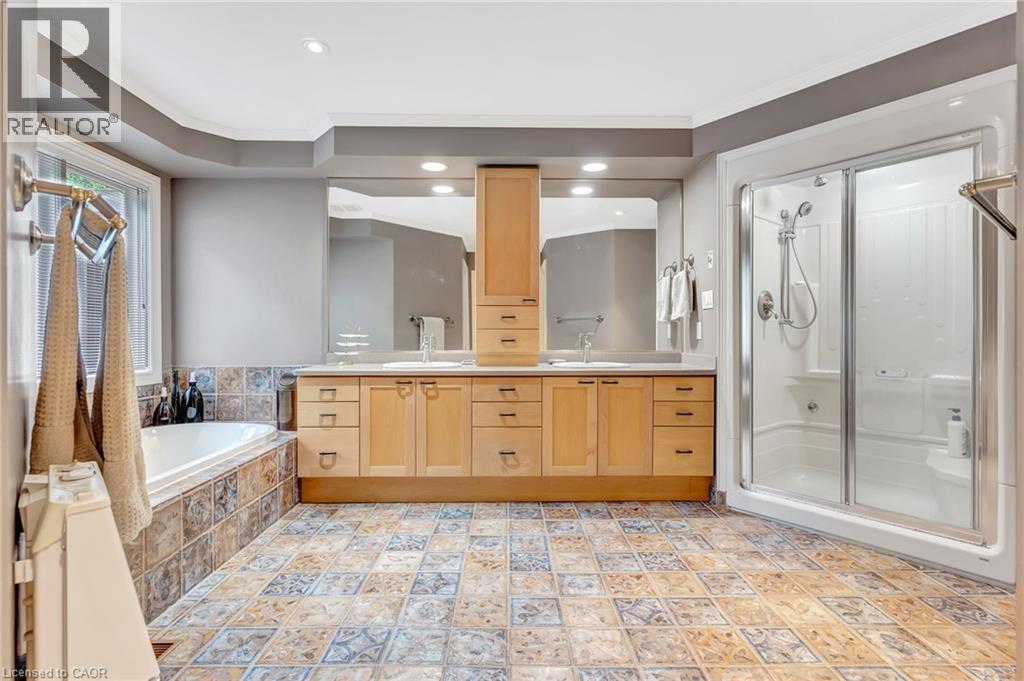 22 Deerpath Court, Cambridge, ON - Indoor Photo Showing Bathroom