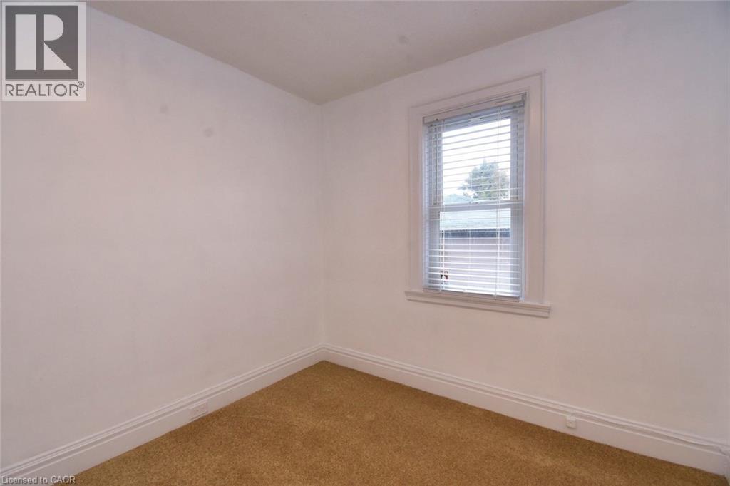 215 Walter Avenue S, Hamilton, ON - Indoor Photo Showing Other Room