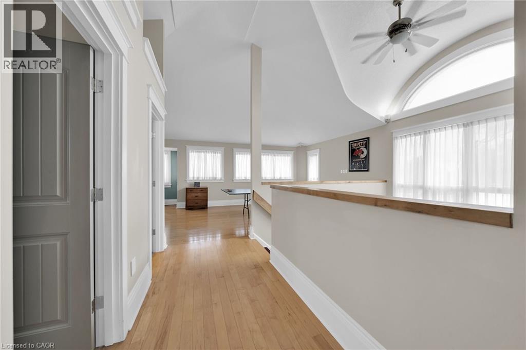 550 Beach Boulevard, Hamilton, ON - Indoor Photo Showing Other Room