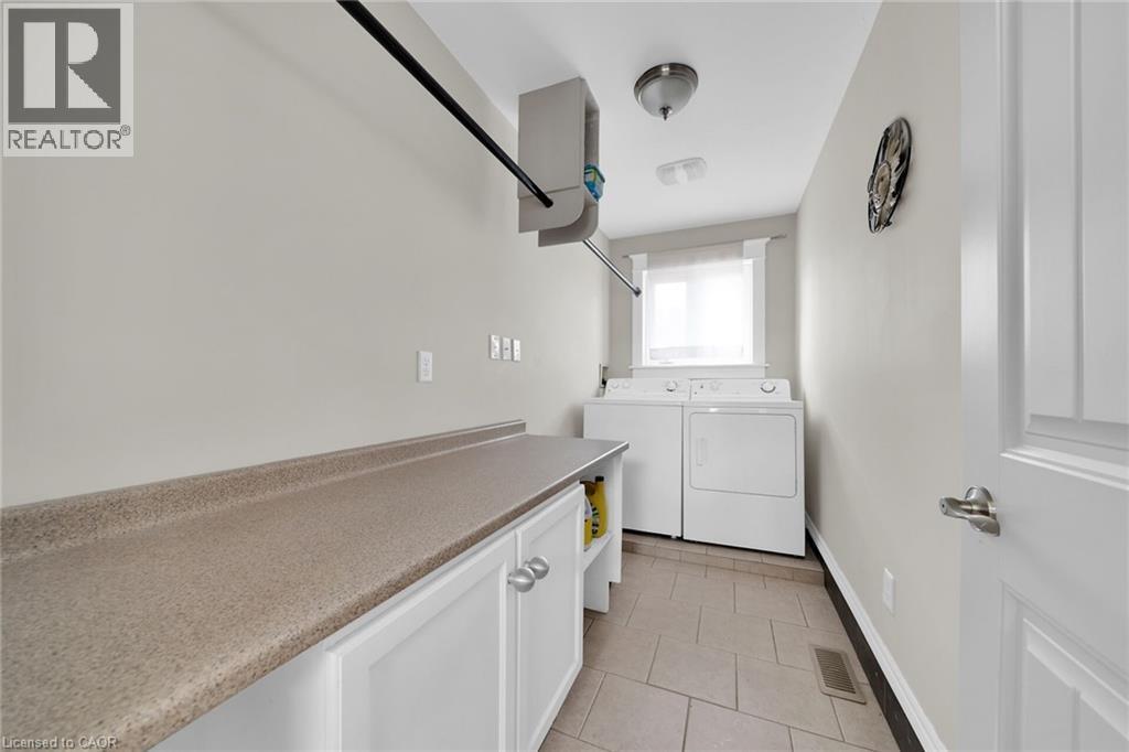 550 Beach Boulevard, Hamilton, ON - Indoor Photo Showing Laundry Room