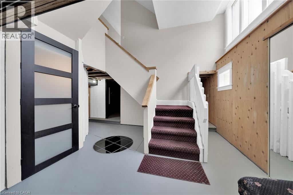 550 Beach Boulevard, Hamilton, ON - Indoor Photo Showing Other Room