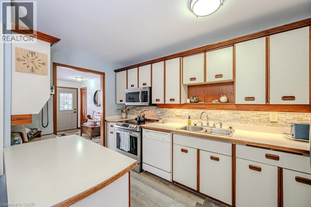 39 Bannockburn Road, Kitchener, ON - Indoor Photo Showing Kitchen With Double Sink