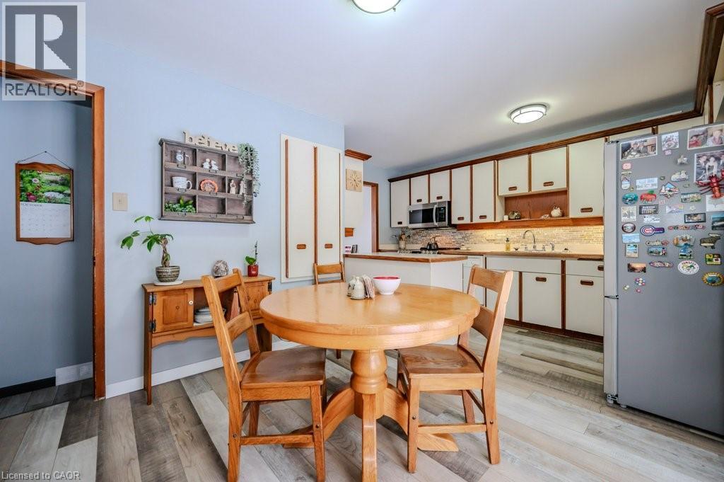 39 Bannockburn Road, Kitchener, ON - Indoor Photo Showing Dining Room
