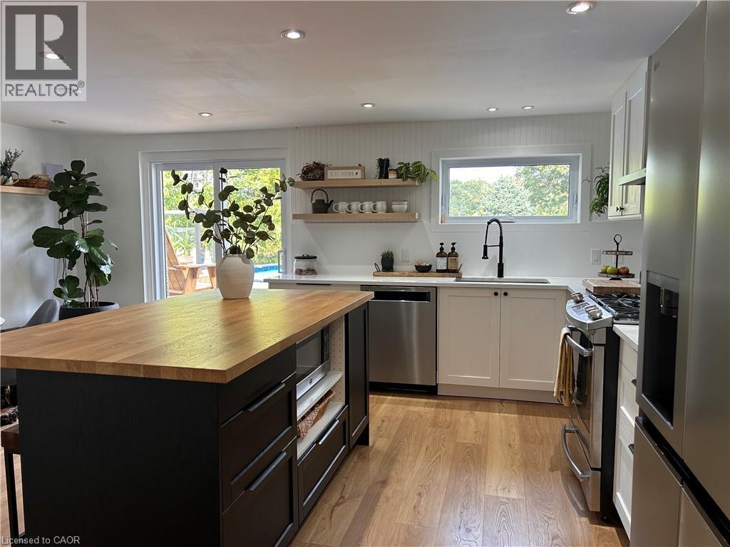 657 Windham Road 14, Simcoe, ON - Indoor Photo Showing Kitchen