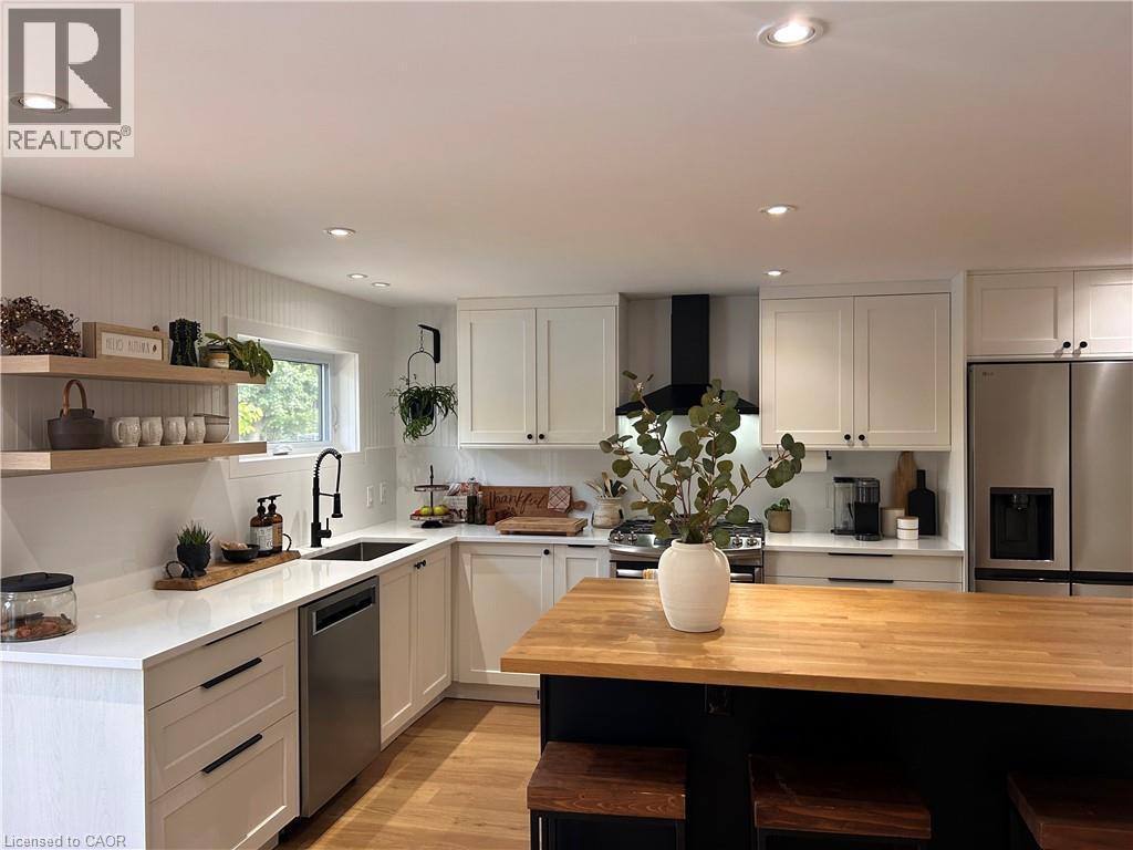657 Windham Road 14, Simcoe, ON - Indoor Photo Showing Kitchen