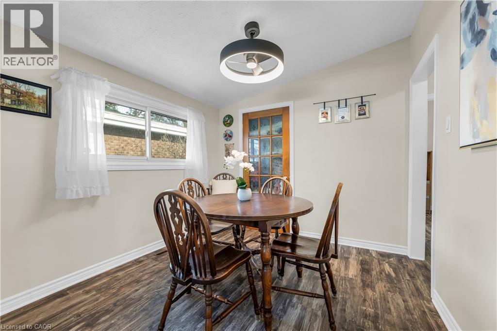 77 Lawfield Drive, Hamilton, ON - Indoor Photo Showing Dining Room