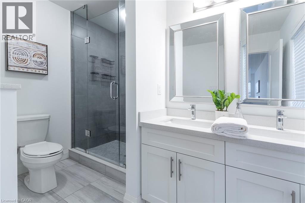 388 Klein Circle, Ancaster, ON - Indoor Photo Showing Bathroom