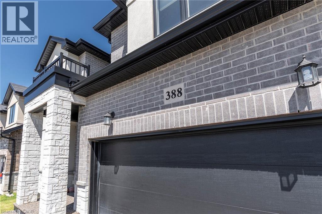 388 Klein Circle, Ancaster, ON - Outdoor