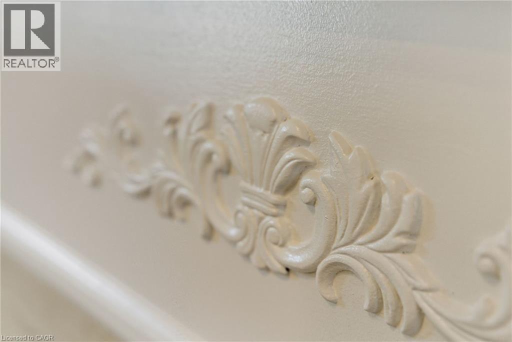 13 Bruce Street, Hamilton, ON - Indoor Photo Showing Bathroom