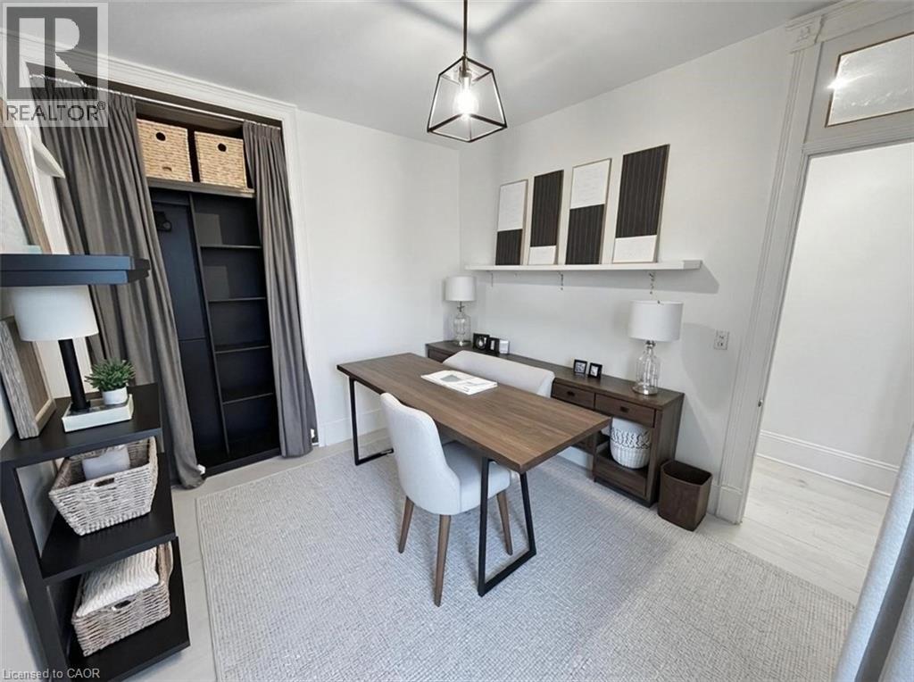 164 Catharine Street N, Hamilton, ON - Indoor