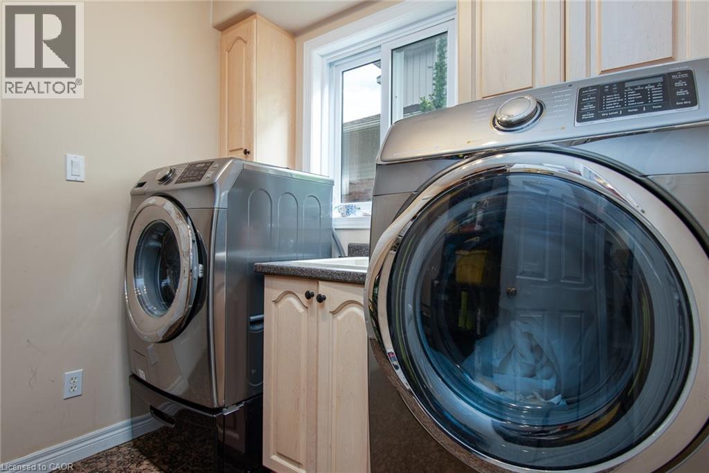 11 Apple Ridge Drive, Kitchener, ON - Indoor Photo Showing Laundry Room