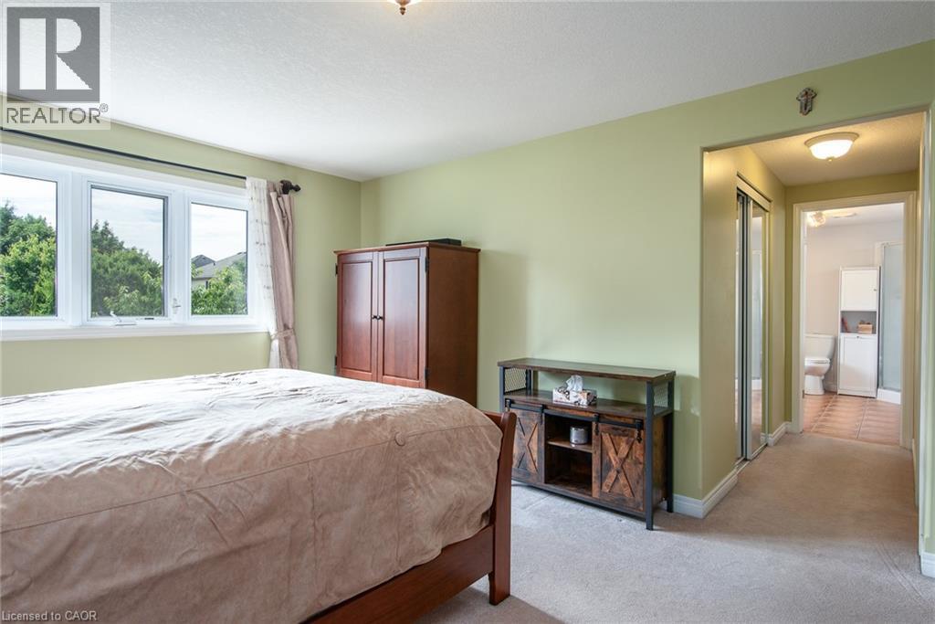 11 Apple Ridge Drive, Kitchener, ON - Indoor Photo Showing Bedroom